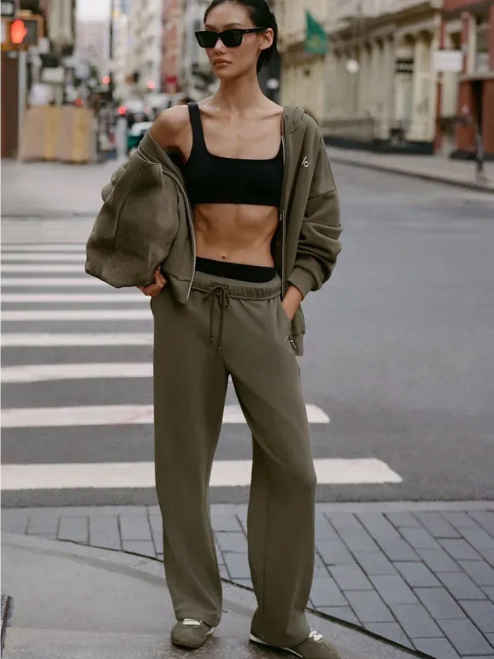 ALO Yoga Olive-tree Wide-Leg accolade Pants with Drawstring Waist